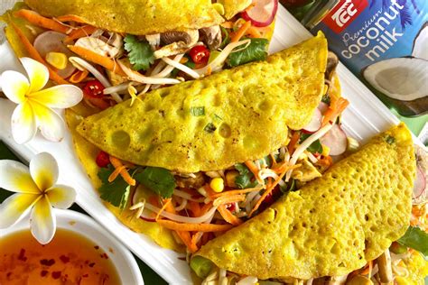 The Vietnamese crepe that sizzles .